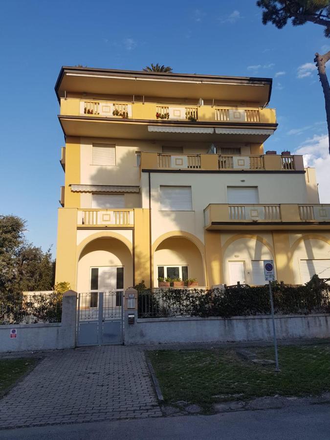 Apartamento Vittoria Marina Di Pietrasanta Εξωτερικό φωτογραφία