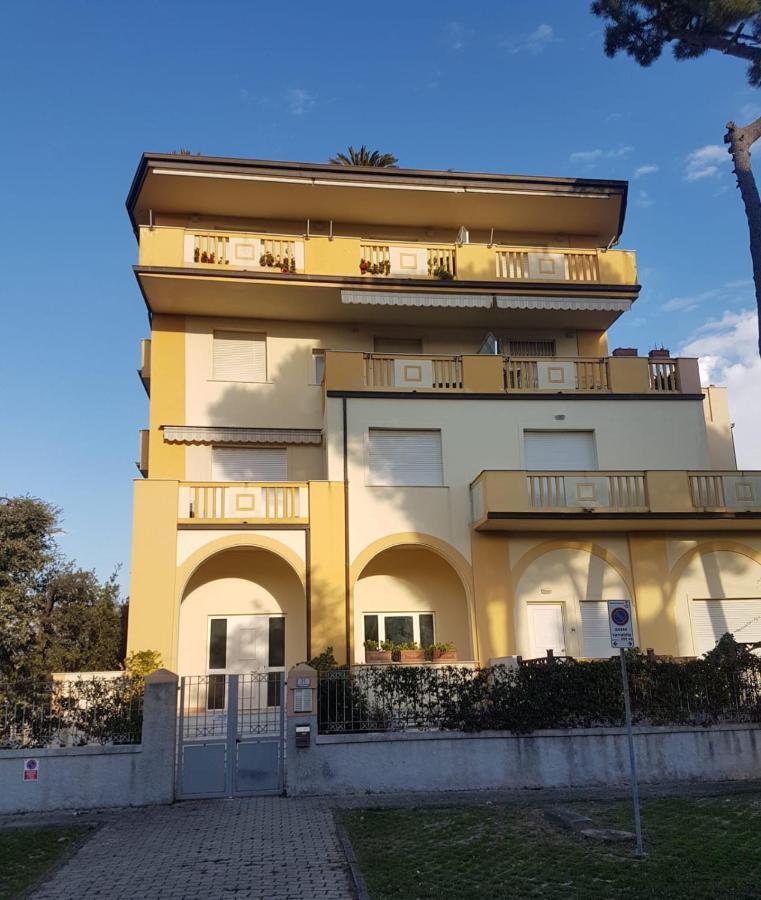 Apartamento Vittoria Marina Di Pietrasanta Εξωτερικό φωτογραφία